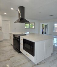 611 SW 64th Way in Pembroke Pines, FL - Building Photo - Building Photo