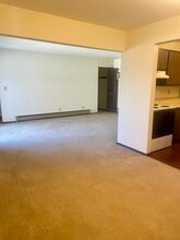 825 N Rochester St, Unit Maple Court in Mukwonago, WI - Building Photo - Building Photo