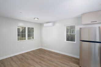 1317 Punta Gorda Street in Santa Barbara, CA - Foto de edificio - Interior Photo