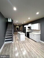 2713 E Monument St in Baltimore, MD - Building Photo