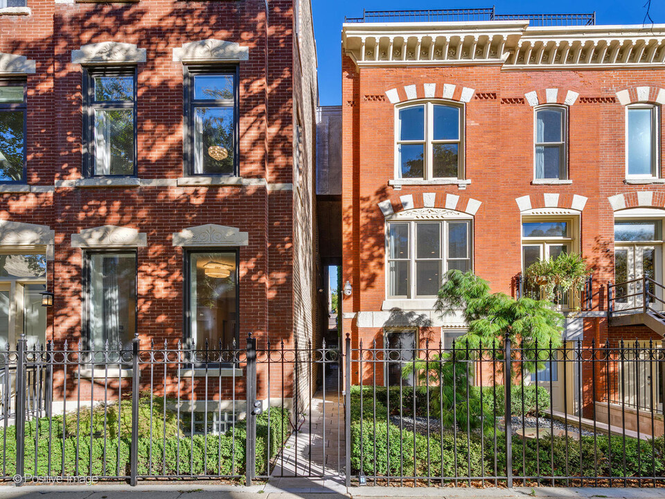 1935 N Mohawk St in Chicago, IL - Building Photo