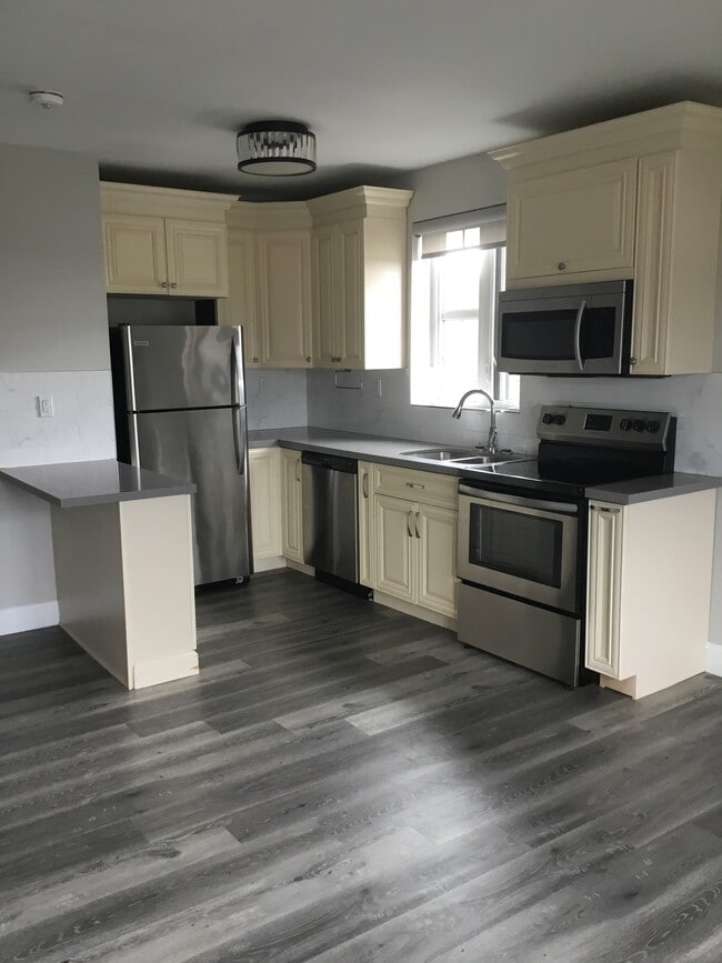 property at 17 Quebec St
