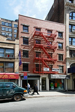 135 W 28th St in New York, NY - Foto de edificio - Building Photo