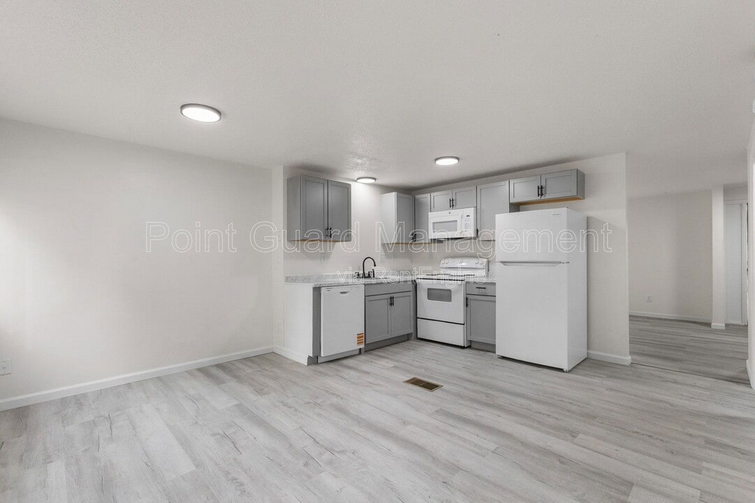 1812 S Cleveland Ave in Sioux Falls, SD - Building Photo