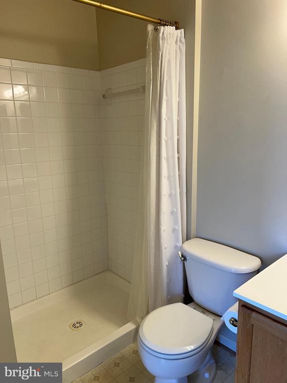 21076 Bitterroot Terrace in Ashburn, VA - Foto de edificio - Building Photo