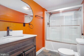 204 Winters Ln in Catonsville, MD - Building Photo - Building Photo
