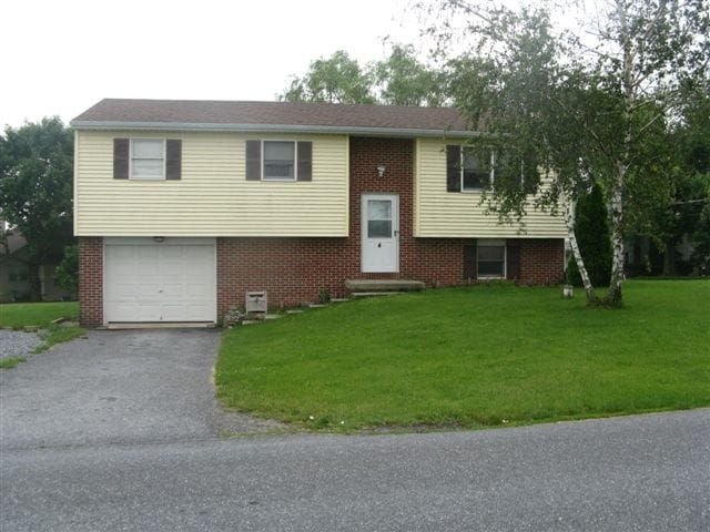 property at 4 Skyview Ln