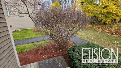 N 5 Stonehedge Dr in South Burlington, VT - Building Photo - Building Photo