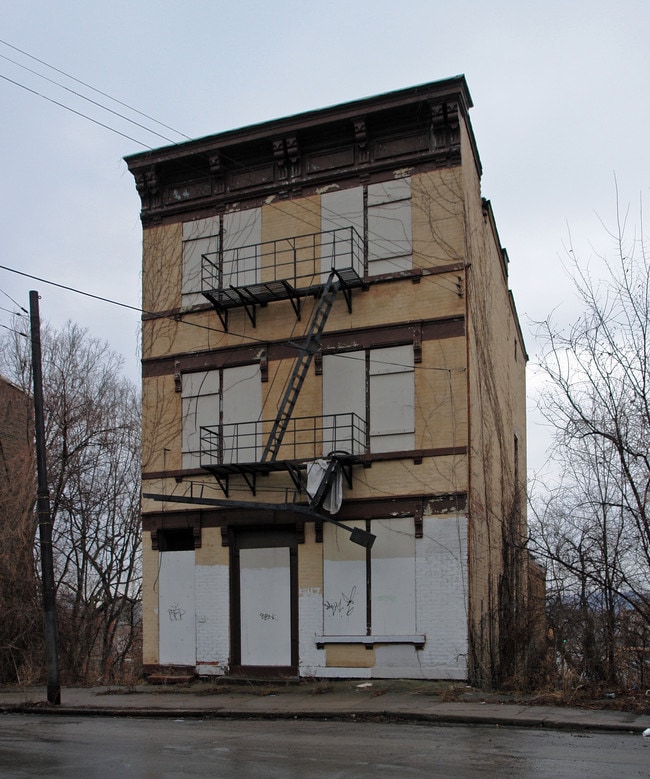 547 W McMicken Ave in Cincinnati, OH - Building Photo - Building Photo