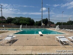 7011 Forest Moss St in San Antonio, TX - Building Photo - Building Photo