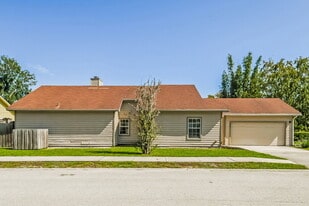 8895 Chambore Dr in Jacksonville, FL - Building Photo