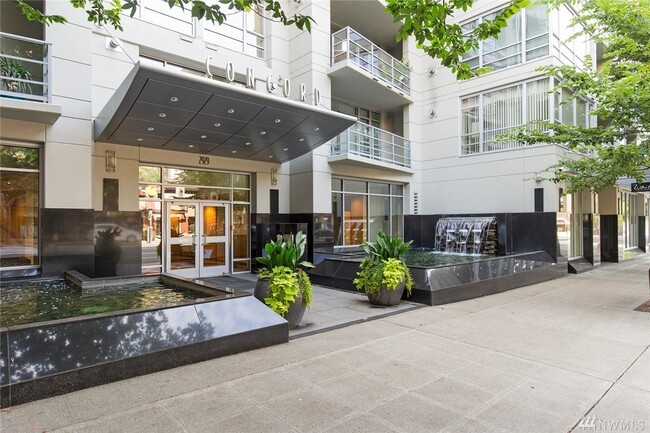 2929 1st Ave, Unit 604 in Seattle, WA - Foto de edificio - Building Photo