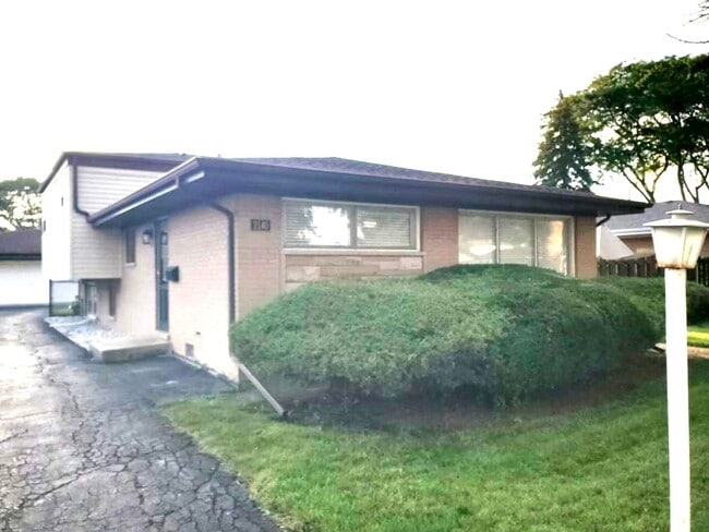 property at 2140 Eastview Dr
