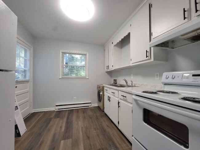 2708 E Main St-Unit -A in Durham, NC - Foto de edificio - Building Photo