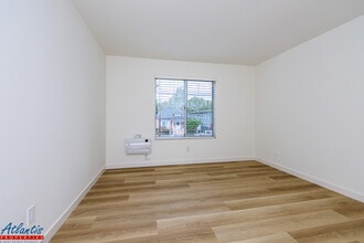 555 S 10th St, Unit 11 in San Jose, CA - Foto de edificio - Building Photo