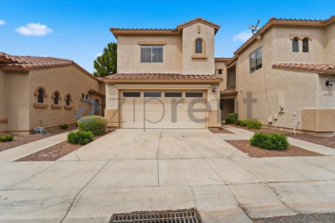 2600 E Springfield Pl in Chandler, AZ - Foto de edificio