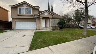 371 Jaeger St in Tracy, CA - Building Photo