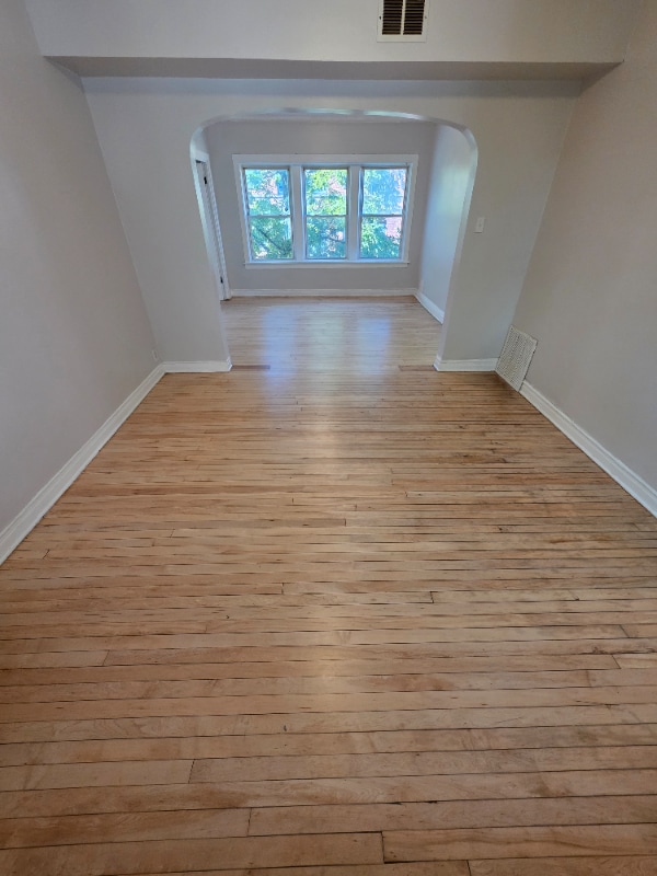 439 E 111th Pl