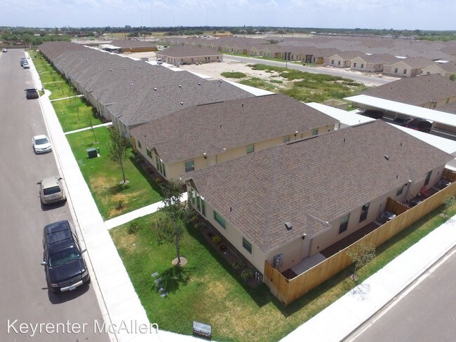 401 Newport Ave in Edinburg, TX - Building Photo - Building Photo