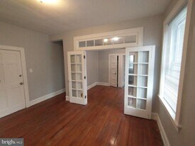 307 Dolphin St in Baltimore, MD - Building Photo