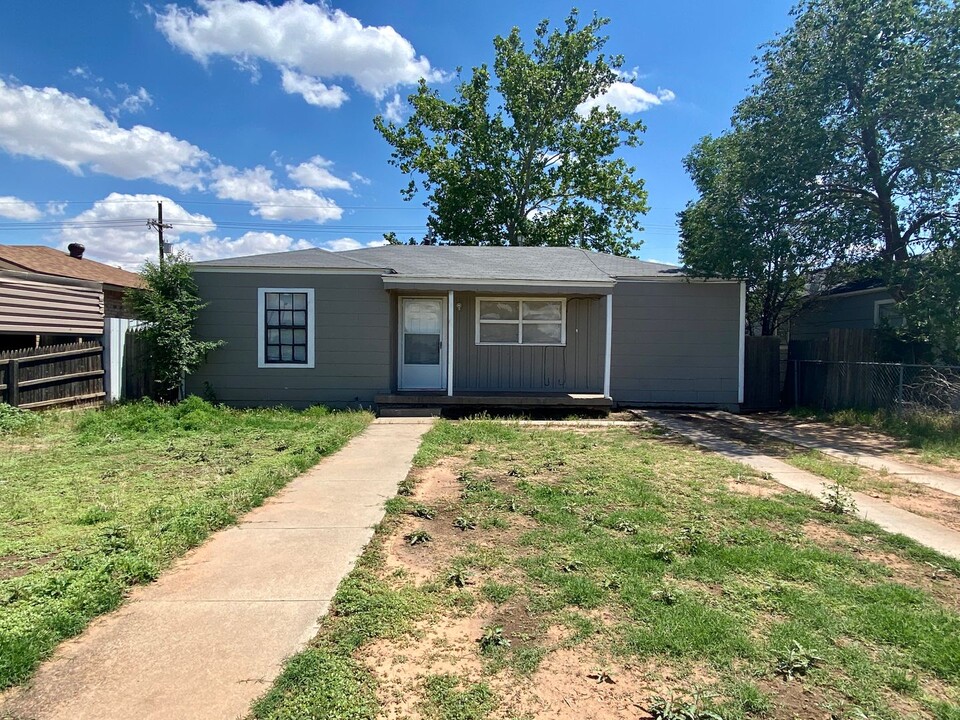 3221 Amherst St in Lubbock, TX - Building Photo