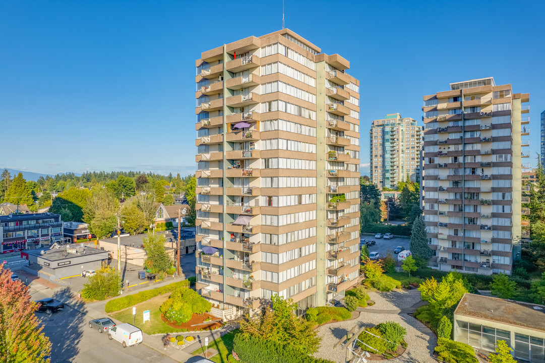 Edgewater Hamilton in New Westminster, BC - Building Photo