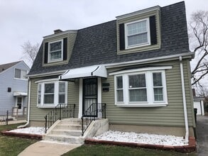 2325 S 10th Ave in Broadview, IL - Building Photo - Building Photo