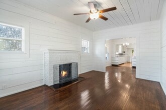 1807 W Summit Ave. in San Antonio, TX - Building Photo - Building Photo