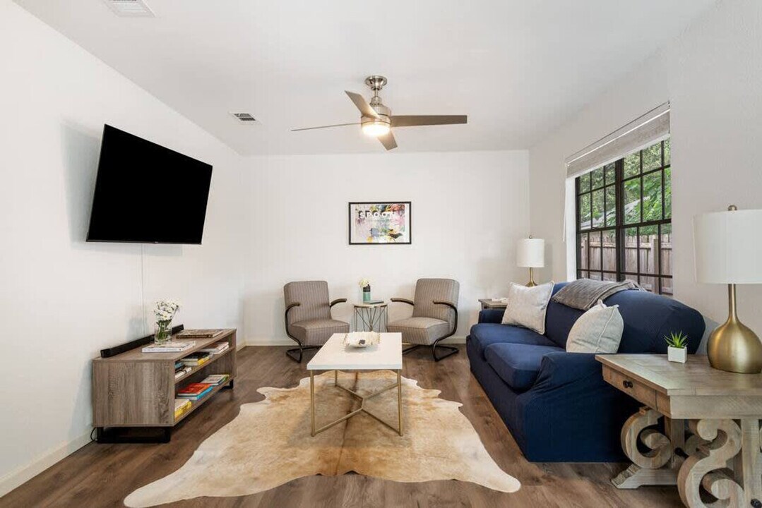 802 Ramble Ln in Austin, TX - Building Photo