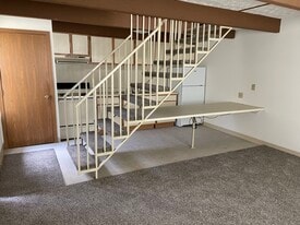 10 Danielle Dr, Unit D in Newark, OH - Building Photo