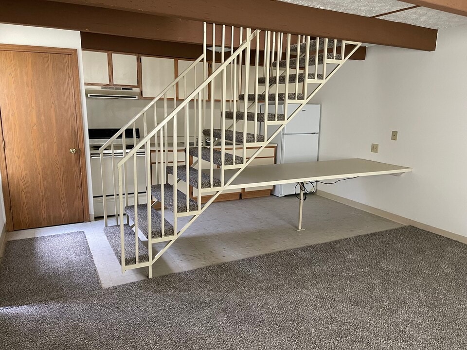 10 Danielle Dr, Unit D in Newark, OH - Building Photo