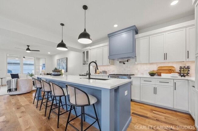 715 N Brainard St in Naperville, IL - Building Photo - Building Photo