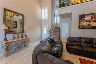 7521 Country Club Dr in Laredo, TX - Foto de edificio - Building Photo