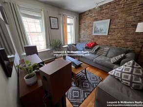 101 Cedar St, Unit 88 West Cedar street in Boston, MA - Building Photo - Building Photo