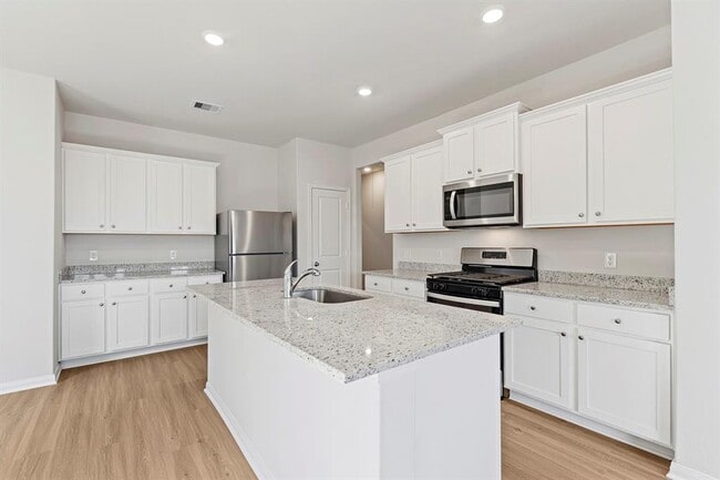 1035 Rosewood Trl in Beasley, TX - Building Photo - Building Photo