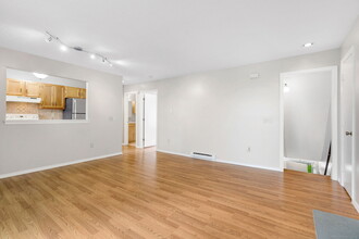 151 Shelter Rock Rd in Danbury, CT - Building Photo - Building Photo