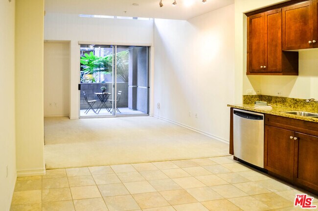 629 Traction Ave in Los Angeles, CA - Building Photo - Building Photo