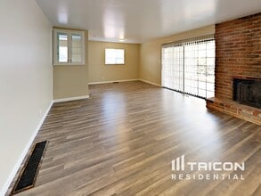 1355 Royal Dr in Reno, NV - Building Photo - Building Photo