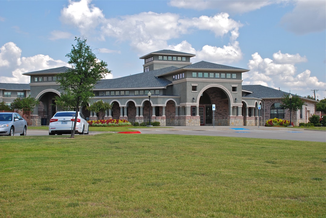 Magnolia at Mesquite Creek in Mesquite, TX - Building Photo