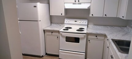 8150 Troost Ave in Kansas City, MO - Building Photo - Building Photo