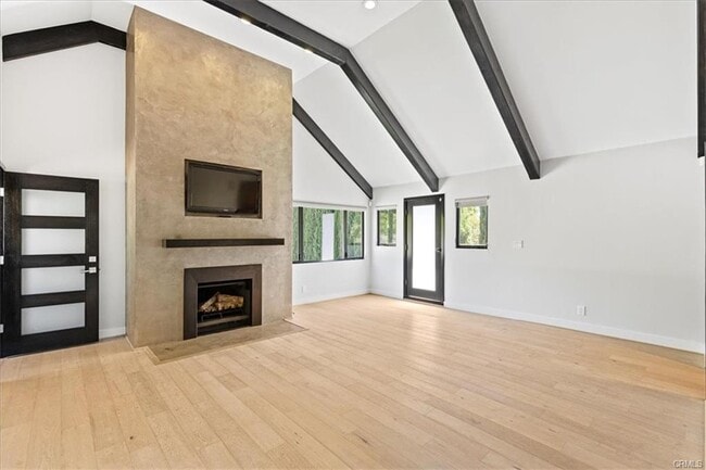 15221 Valley Vista Blvd in Los Angeles, CA - Building Photo - Building Photo