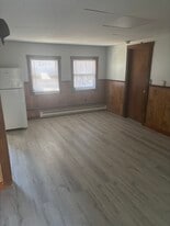 114 Grove St, Unit 2 in Athol, MA - Building Photo