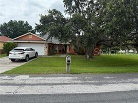 925 Derbyshire Dr in Kissimmee, FL - Building Photo