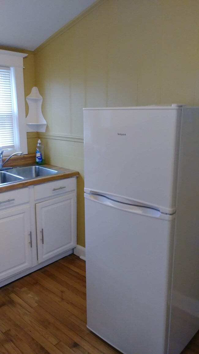 29 Morris St, Unit 2nd Floor in Danbury, CT - Building Photo - Building Photo