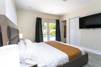 1120 N 13th Ter in Hollywood, FL - Building Photo - Building Photo