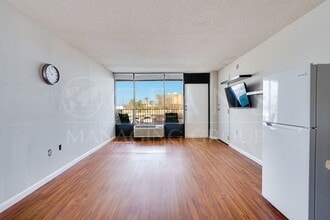2043 S Atlantic Ave in Daytona Beach Shores, FL - Foto de edificio - Building Photo