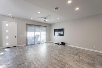 2645 E Osborn Rd in Phoenix, AZ - Building Photo - Building Photo