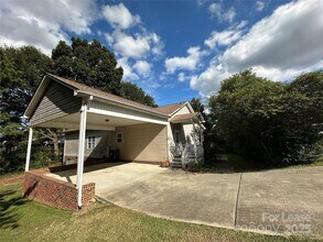3331 Robinwood Rd in Gastonia, NC - Building Photo - Building Photo