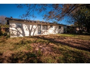 6916 Shady Grove Dr in San Antonio, TX - Building Photo - Building Photo