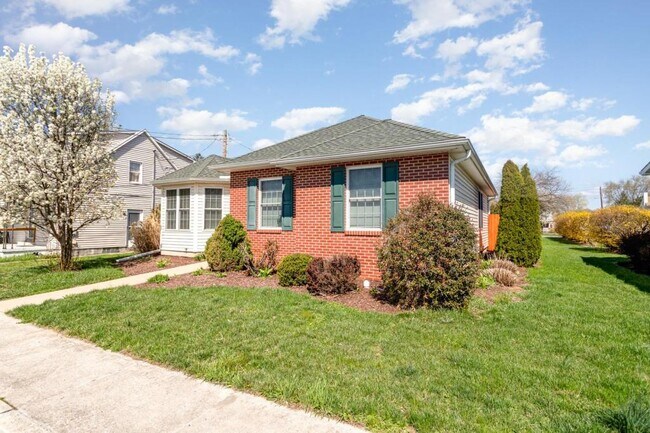 117 E Factory St in Mechanicsburg, PA - Building Photo - Building Photo
